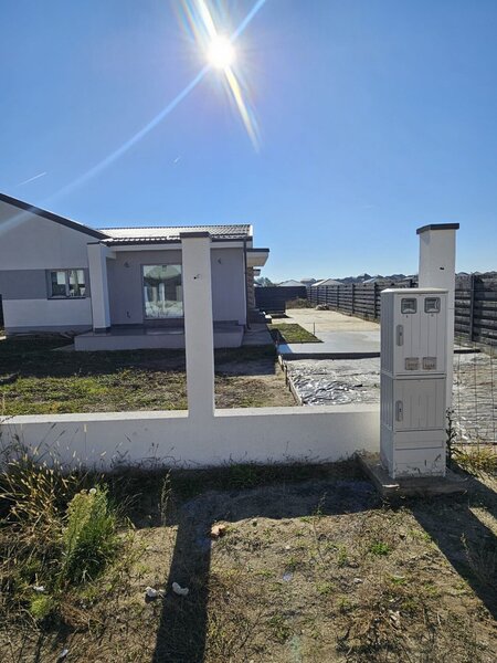 Tunari, casa parter 3 camere, 2 bai, teren 310 mp.